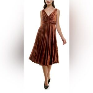 Maison Tara Cinnamon Lux Velvet Pleated Midi Dress sz 8 NWT MSRP $139